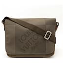 Louis Vuitton Damier Geant Petit Messager Shoulder Bag M93617