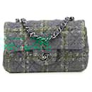 Bolsa de Ombro em Tweed e Couro Matelassé 20 da Chanel