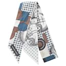 Écharpe en soie CAVALIER EN FORMES d'Hermès