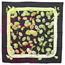 Carré 90 en soie multicolore Hermès