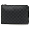 Bolsa Clutch Pochette Jour Damier Graphite da Louis Vuitton