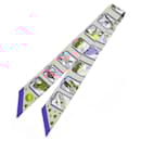 Foulard en soie HERMES STORY de Hermès