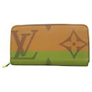 Louis Vuitton Monogram Giant Reverse Zippy Wallet