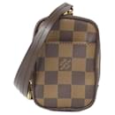 Pochete Okapi PM Damier da Louis Vuitton