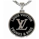 Louis Vuitton Collier LV Award Necklace