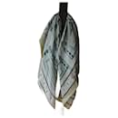 Carré Hermès modèle "Versailles" jardins vintage en soie