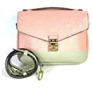 Pochette Metis MM em Monogram Empreinte Louis Vuitton