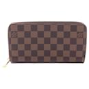 Louis Vuitton Zippy Wallet Damier Brown