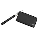 Louis Vuitton Taiga Zippy Dragonne Long Wallet