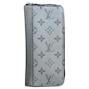Louis Vuitton Men's Taiga Leather Long Wallet