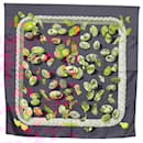 Foulard en soie HERMES Carre 90 ""COUVEE D'HERMES"" Gris Auth 149765 - Hermès