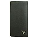 Louis Vuitton Taiga Portefeuille Brazza Long Wallet