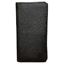 Louis Vuitton Portefeuille Brazza Taiga Long Wallet