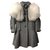 Louis Vuitton abrigo de lana con capelet de piel de zorro blanco Gris  ref.100873