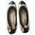 Chanel Sapatilhas de ballet Bege Couro  ref.123688