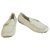 Louis Vuitton mocassins de sapatos de couro branco mocassins sapatos fivela de tom ouro 37  ref.125931
