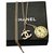 Chanel Collana + 2 Ciondoli in metallo dorato ;composto 2 Ciondoli tra cui un CC e una forma di orologio D'oro Placcato in oro  ref.128160