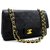 Chanel 2.55 solapa forrada 10Bolso de hombro con cadena de piel de cordero negro Cuero  ref.213804
