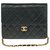 Timeless Bolso de mano Chanel Classique en piel de cordero acolchada negra, guarnición en métal doré Negro Cuero  ref.250030