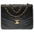 Timeless Borsa Chanel Classique in pelle trapuntata a zigzag nera, garniture en métal doré Nero  ref.272013