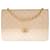 Timeless Bolso bandolera Chanel Classique muy chic 25 cm beige piel de cordero acolchada, guarnición en métal doré Cuero  ref.364990