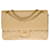 Excelente bolsa Chanel Timeless / Classique Coco com aba forrada em pele de cordeiro acolchoada bege, garniture en métal doré Couro  ref.387966