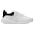 Alexander Mcqueen Sneakers Oversize in Pelle Bianca con Suola in Gomma Nera Bianco  ref.398416