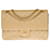 Muy bonito bolso de mano Chanel Timeless/Classique Coco con solapa forrada en piel de cordero acolchada beige  ref.560029