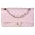 Bolso con solapa clásico mediano forrado de piel de becerro acolchada rosa iridiscente de Chanel Cuero  ref.632508