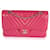 Chanel Fuchsia Chevron Piel de becerro acolchada Classic Medium forrado Solapa Rosa  ref.641141