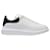 Sneakers Oversize - Alexander Mcqueen - Bianco/Pelle nera Vitello simile a un vitello  ref.725708