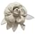 Chanel Broches et broches Cuir Blanc  ref.950663