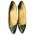 Zapatos de tacón de charol de Christian Louboutin Verde oliva  ref.999176