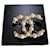 Chanel Alfinetes e broches Branco Dourado Pérola  ref.1099747