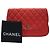 Bolso Chanel de cuero acolchado rojo Roja