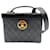 Chanel Bolsa de cosméticos acolchoada Chanel em couro preto e corrente de ouro  ref.1122812
