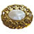 Chanel vintage raro 95Un broche CC ovalado de nácar Blanco Gold hardware Perla Chapado en oro  ref.1127181
