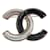 Chanel Broche CC de doble tono Negro Metal  ref.1128328