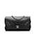 Schwarze kleine Chanel-Umhängetasche aus klassischem Lammleder mit einer Klappe  ref.1213347