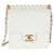 Timeless Bolso Chanel con solapa de perlas verticales elegantes de piel de cabra acolchada blanca Blanco Cuero  ref.1216228