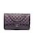 Bolsa de ombro com aba forrada de pele de cordeiro iridescente roxa Chanel média clássica Roxo Couro  ref.1217903