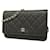 Chanel Wallet an der Kette Schwarz Leder  ref.1231913