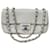 Chanel Bolsa pequena com aba pequena com símbolos preciosos em couro branco em relevo Bege  ref.1241022