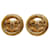 Boucles d'oreilles à clip Chanel CC dorées Plaqué or  ref.1268581