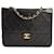 Bolsa de ombro Chanel Classic matelassê em couro preto  ref.1280257