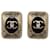 Quadratische Ohrstecker aus goldenem Chanel CC-Harz Kunststoff  ref.1283652