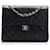 Bolsa de ombro com aba preta Chanel pequena clássica forrada de pele de cordeiro Preto Couro  ref.1283765