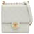 Bolso bandolera con solapa y perlas pequeñas y elegantes de Chanel blanco Cuero  ref.1293093