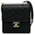Bolsa Chanel preta pequena chique com aba de pérolas Preto Couro  ref.1302435
