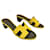 Hermès-Oasis-Sandalen mit ikonischen Absätzen der Maison aus Ziegenveloursleder, Raw Schnittkante Gelb Wildleder  ref.1303182